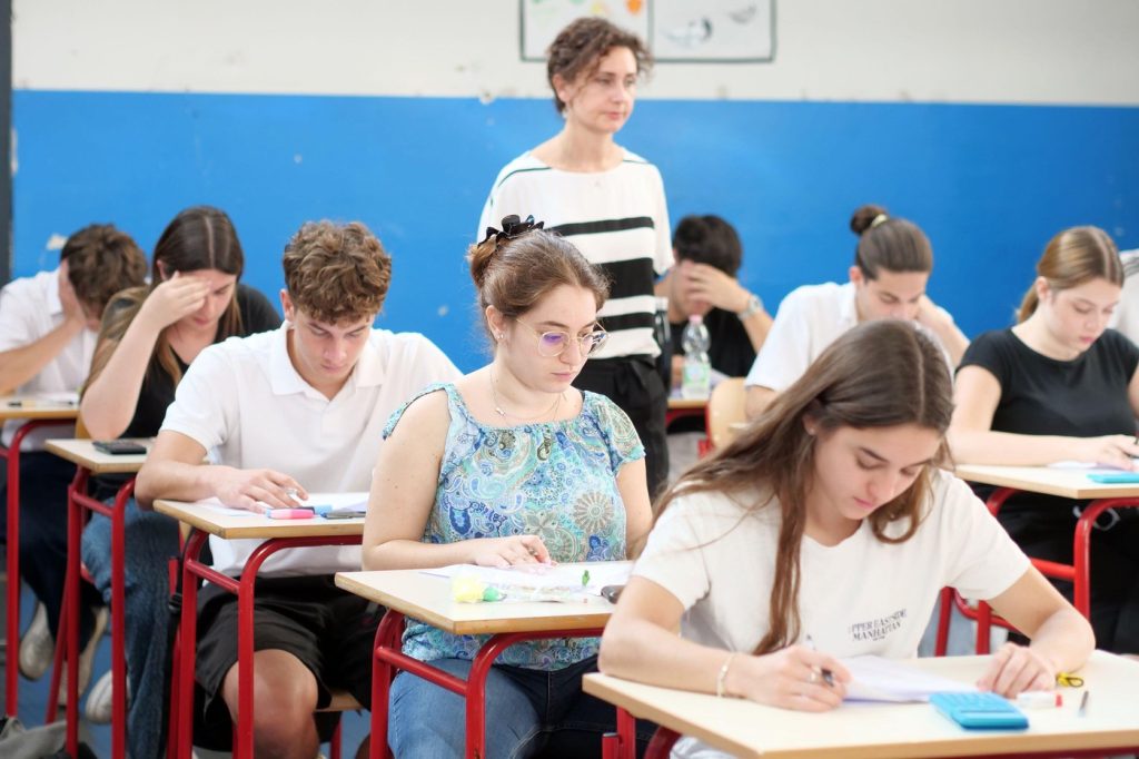 Limba română, probă la un examen național în marea britanie