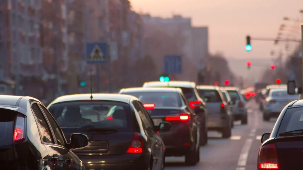 Opțiuni:

2026: Second-hand la preț de nou? Paradox în piața auto. (60 caractere)
Piața auto 2026: Mașini SH la prețuri neașteptate, ca-n reprezentanță. (70 caractere)
Paradox auto în 2026: Second-hand la preț de nou? Ce se întâmplă? (63 caractere)
Anul 2026: Prețuri auto SH similare cu cele de reprezentanță? (50 caractere)