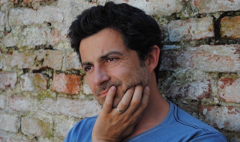 Actorul Mihai Călin semnalează, printr-o postare pe o rețea de socializare, contestarea legalității concursului pentru funcția de director al Teatrului Național „I.L