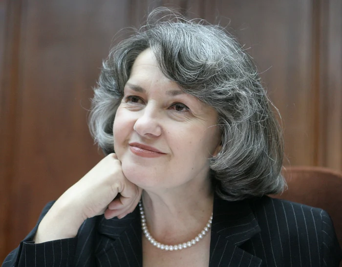De ce s-a retras mona muscă din politică și cum arată la 76 de ani?
