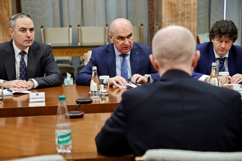 Moody’s menține ratingul României la Baa3, dar remarcă potențialul de creștere Agenția de evaluare financiară Moody’s a reconfirmat ratingul suveran al României la Baa3, cel mai scăzut nivel considerat încă recomandat pentru investiții