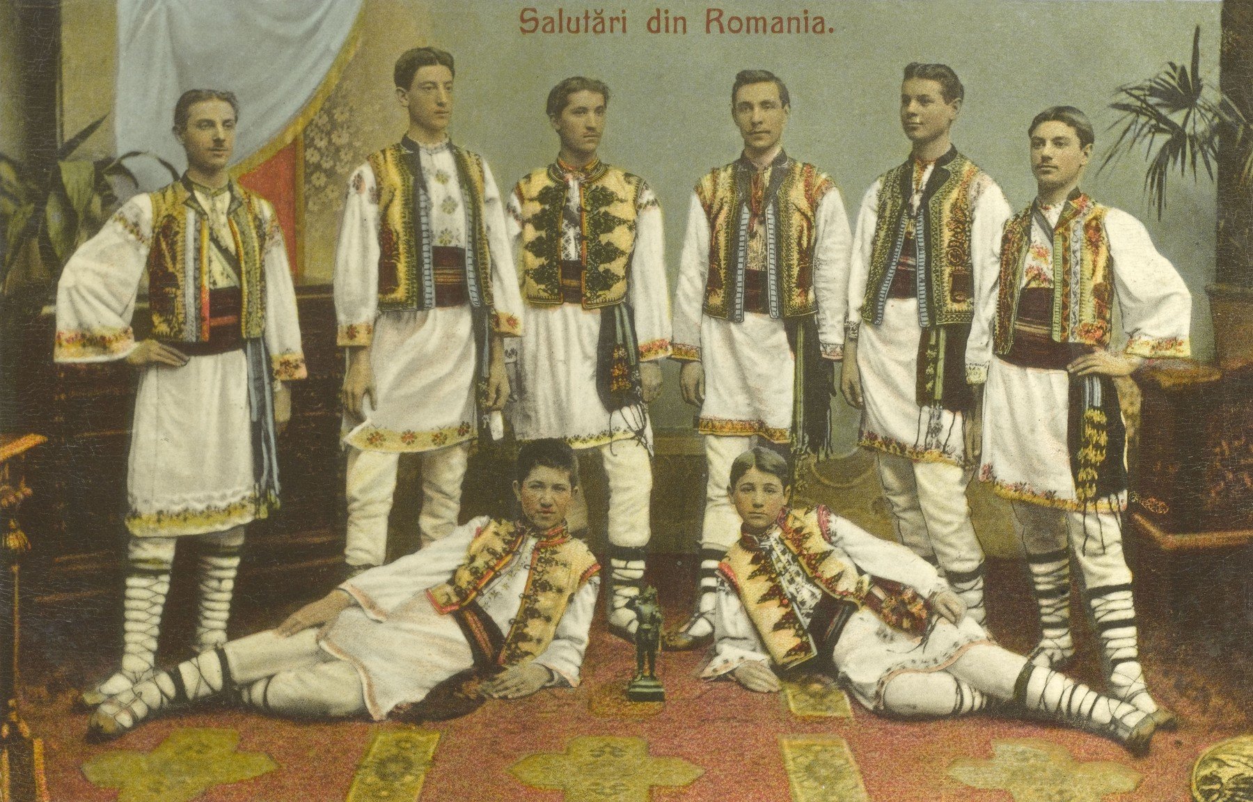 Numele de familie românești, de la patronimice la adaptări moderniste Numele de familie, moștenirea ancestrală care ne identifică, au o istorie relativ recentă în România, cristalizându-se în secolele al XVIII-lea și al XIX-lea