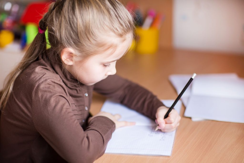 Studiu: De ce stângacii au supraviețuit evoluției speciei umane?