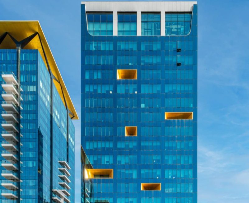 One Tower, clădirea de birouri a One United Properties, încă așteaptă un cumpărător, în ciuda interesului manifestat