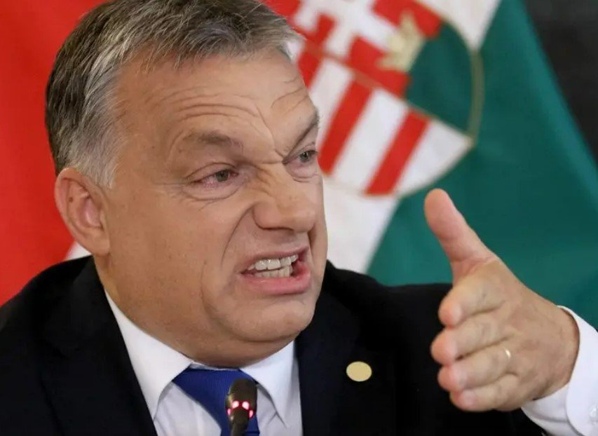 Orban acuză Kievul de șantaj și amenință cu măsuri dure Premierul ungar Viktor Orban a acuzat din nou Ucraina de șantaj, pe fondul disputei privind conductele petroliere, și a amenințat cu represalii economice