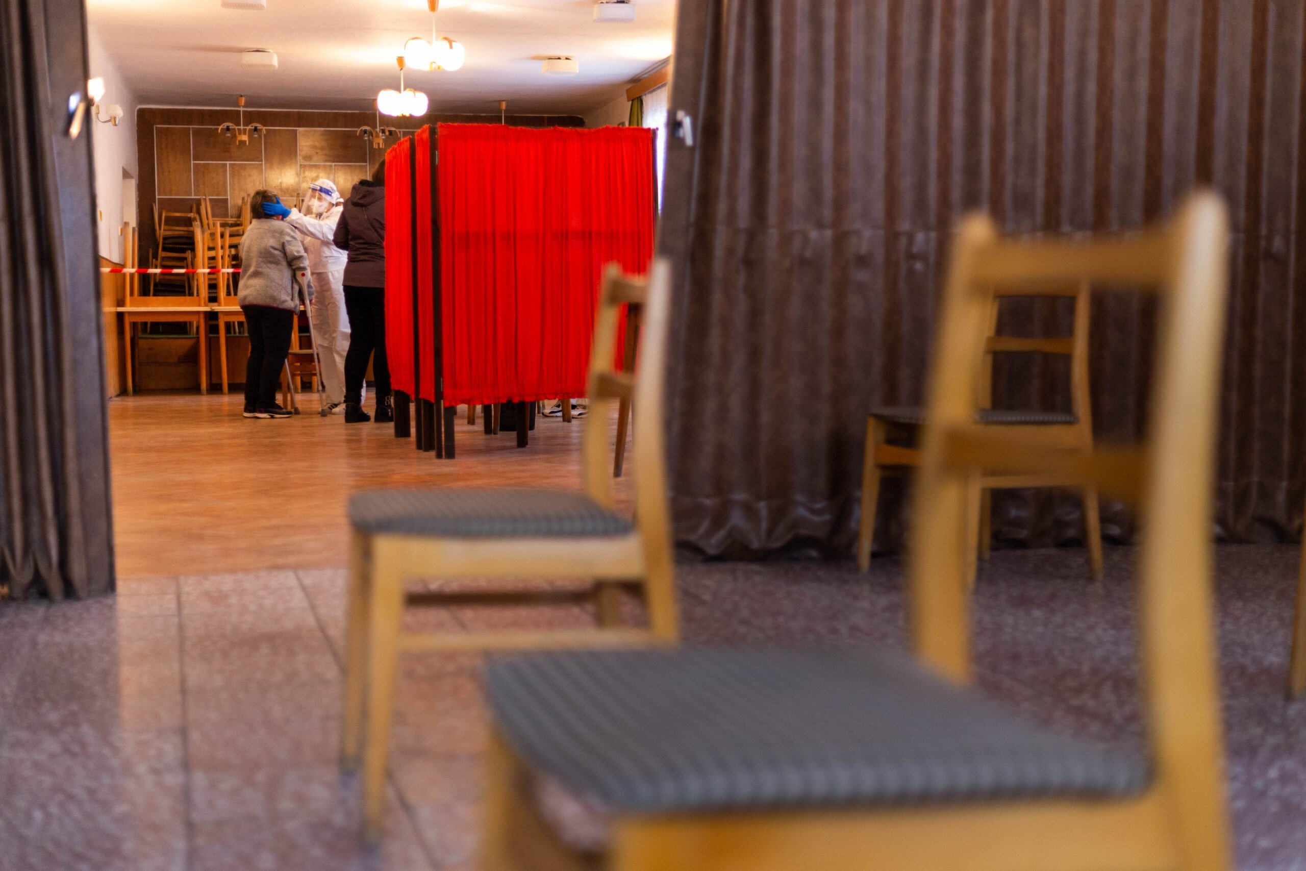 Cadavrele victimelor COVID-19 din Grecia, încă intacte la cinci ani de la deces: Autoritățile iau măsuri de urgență În Kavala, un oraș din nordul Greciei, autoritățile locale se confruntă cu o situație fără precedent: peste 150 de cadavre ale victimelor COVID-19 nu s-au descompus în mod natural, la cinci ani de la înmormântare