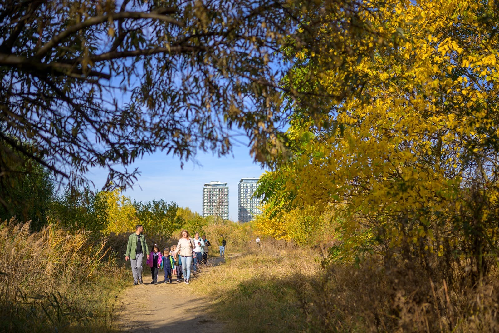 Ghid pentru Săptămâna Verde: Asociația Parcul Natural București lansează un instrument util pentru profesori și elevi Asociația Parcul Natural București (APNB) a lansat un ghid practic dedicat profesorilor și elevilor, pentru a facilita organizarea Săptămânii Verzi în școli
