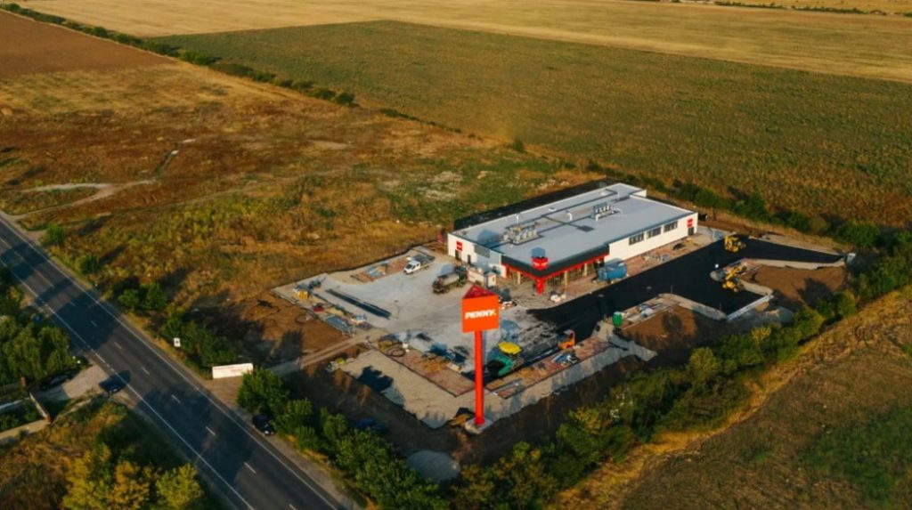 Penny România pariază pe extinderea în mediul rural, cu o investiție masivă Retailerul german Penny, unul dintre principalii jucători pe piața de retail din România, își propune o expansiune semnificativă în mediul rural