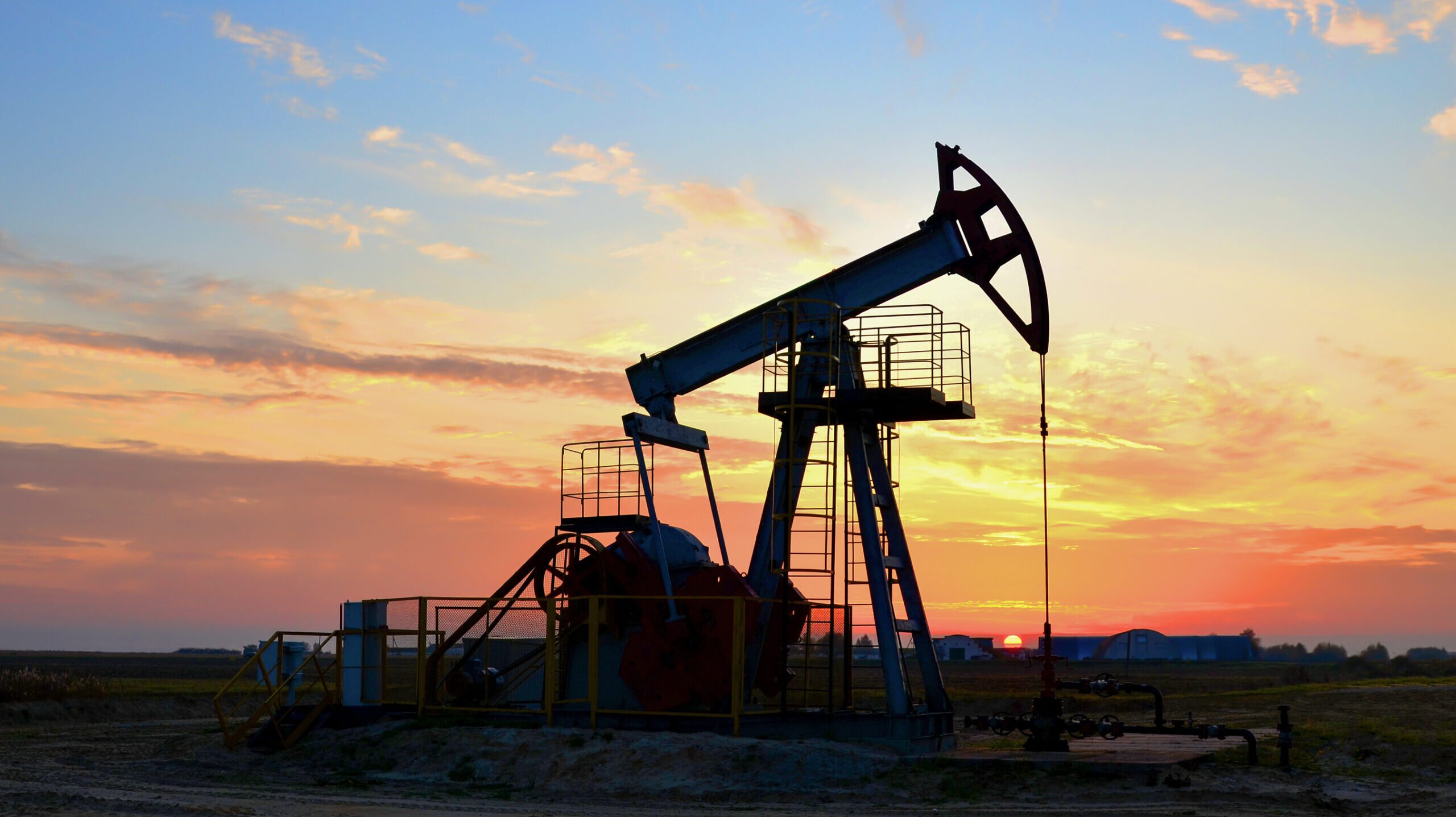 Petrolul, pe noi culmi: WTI și Brent înregistrează creșteri spectaculoase Prețul petrolului a atins vineri noi maxime, alimentând îngrijorări privind inflația și costurile pentru consumatori