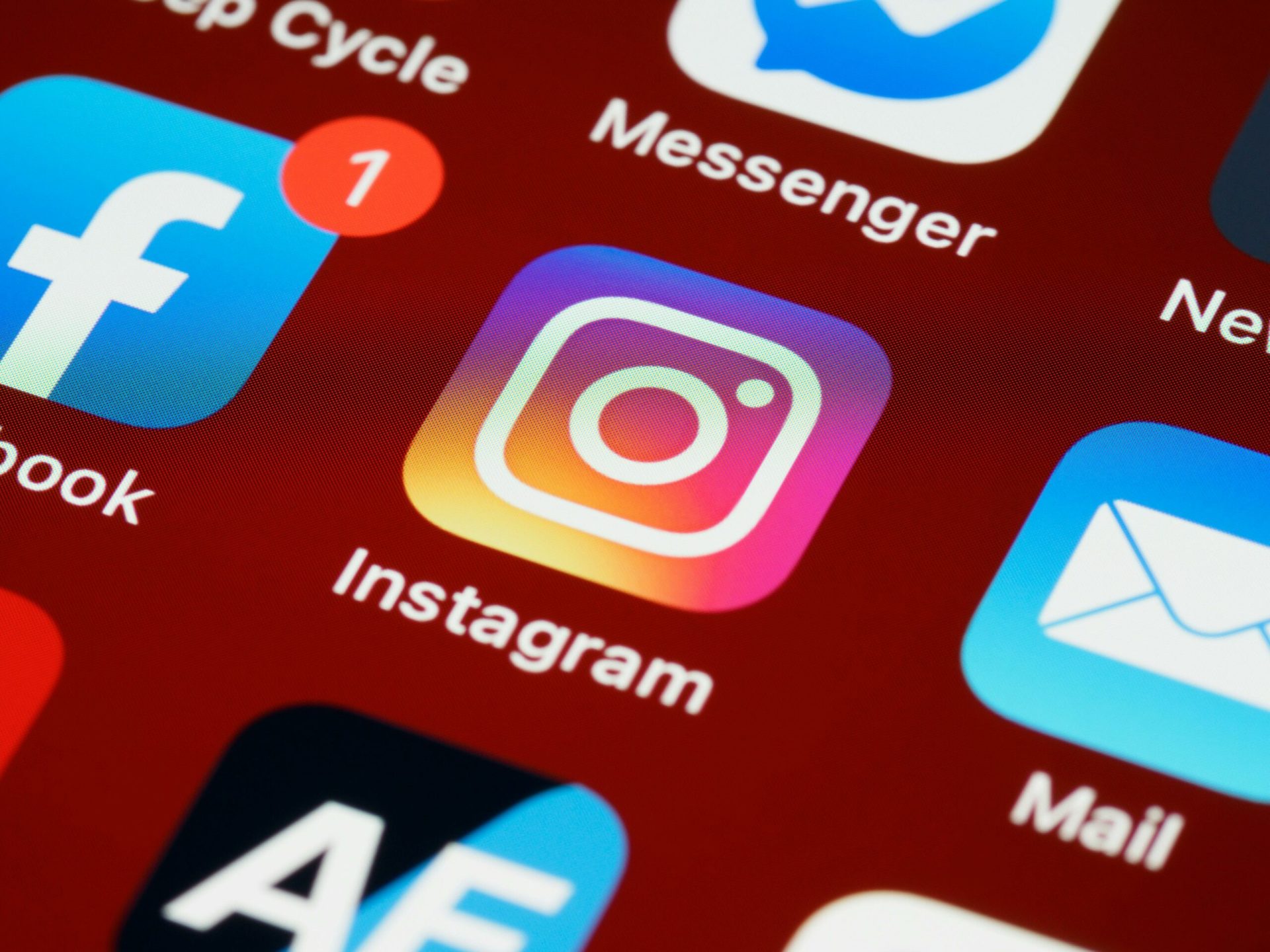 Instagram introduce un abonament premium pentru utilizatorii obișnuiți Meta, compania-mamă a Instagram, testează un nou abonament lunar numit Instagram Plus, care oferă utilizatorilor acces la funcții premium pe platformă