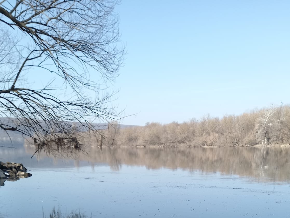 Poluare majoră pe Nistru: Republica Moldova, în alertă de mediu după atacul rusesc asupra unei hidrocentrale ucrainene Președinta Republicii Moldova, Maia Sandu, a anunțat că un atac al Rusiei asupra hidrocentralei ucrainene de la Novodnistrovsk a condus la deversarea de petrol în râul Nistru