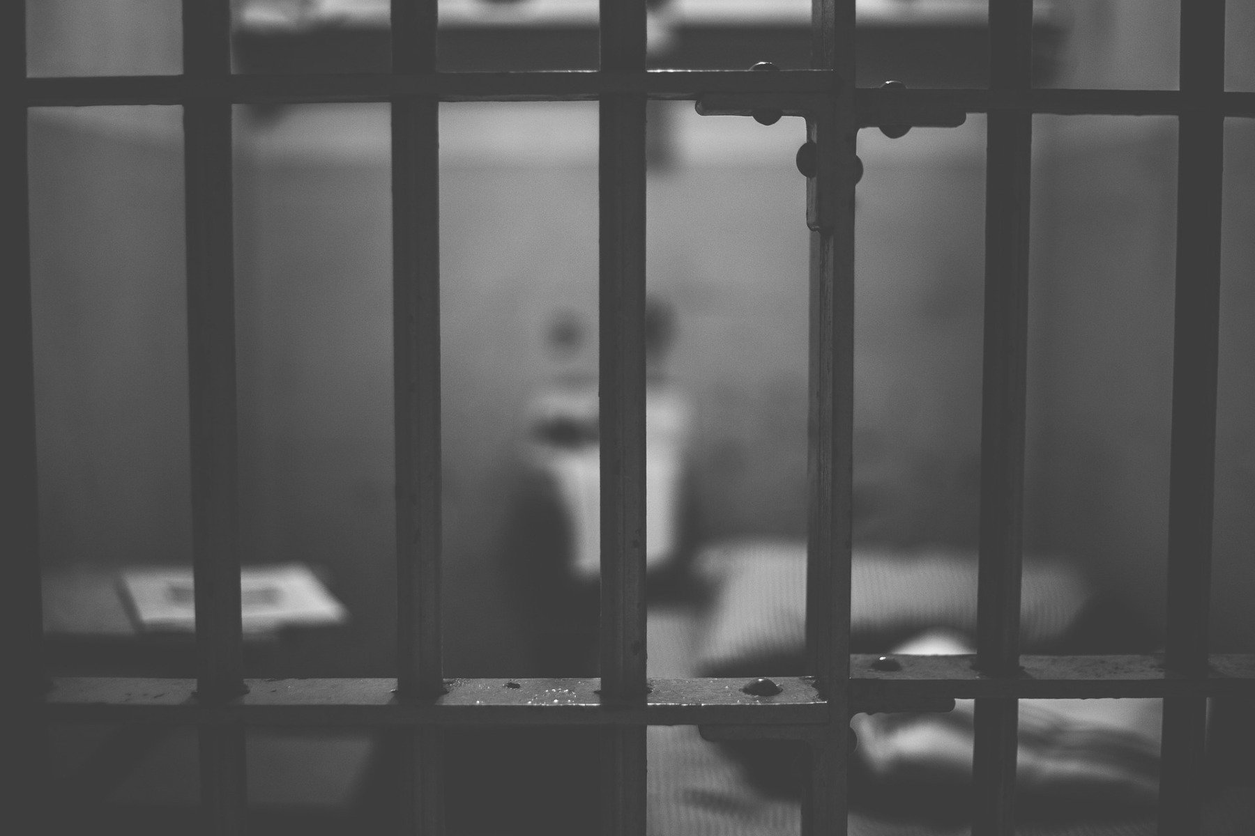 Jihadistul Sabri Essid, condamnat la închisoare pe viață pentru genocid, soarta sa rămânând incertă Curtea franceză a pronunțat vineri condamnarea la închisoare pe viață, în contumacie, a jihadistului francez Sabri Essid