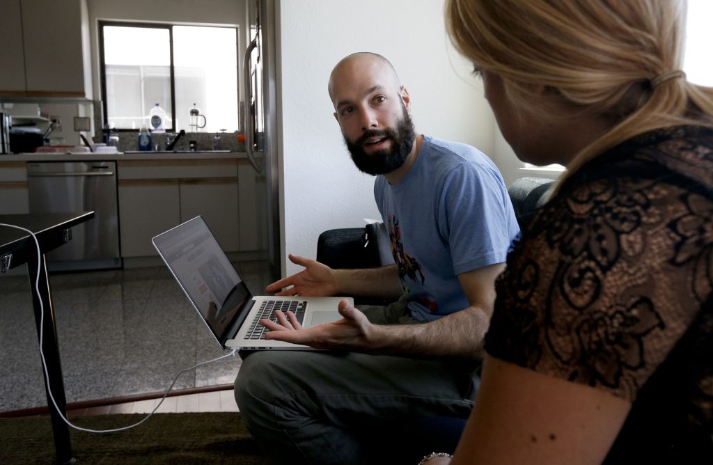 Directorul Patreon critică dur marii giganți tech: Creatorii sunt ignorați în era AI Jack Conte, CEO-ul platformei Patreon, a lansat un atac dur la adresa companiilor de tehnologie care dezvoltă modele de inteligență artificială (AI)