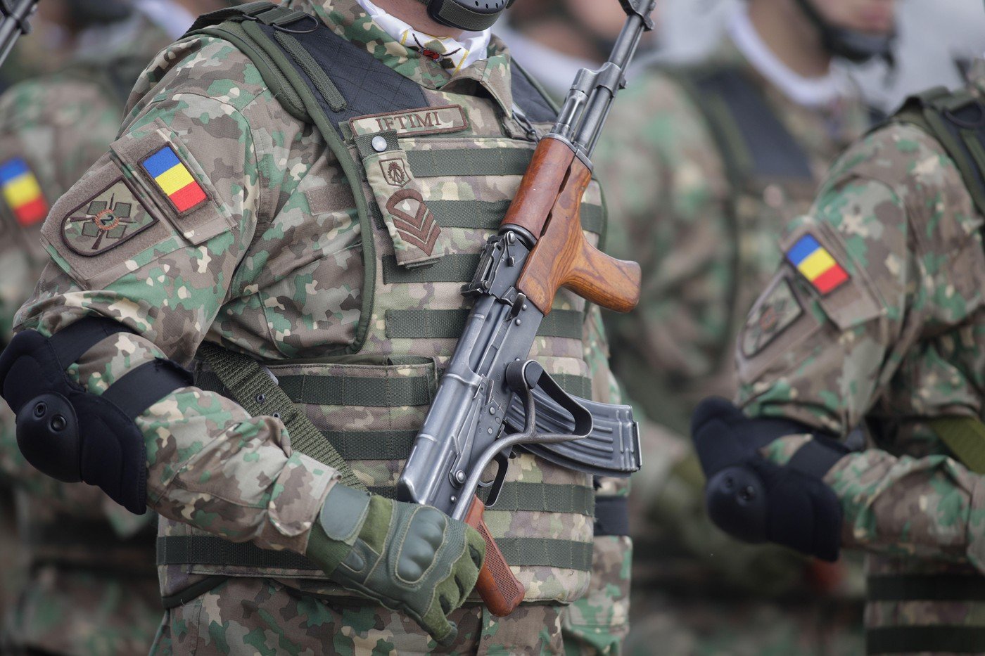Premierul Bolojan vrea să crească vârsta de pensionare pentru militari și polițiști Premierul Ilie Bolojan a anunțat recent planuri de a crește vârsta de pensionare pentru angajații din sistemul de apărare și ordine publică