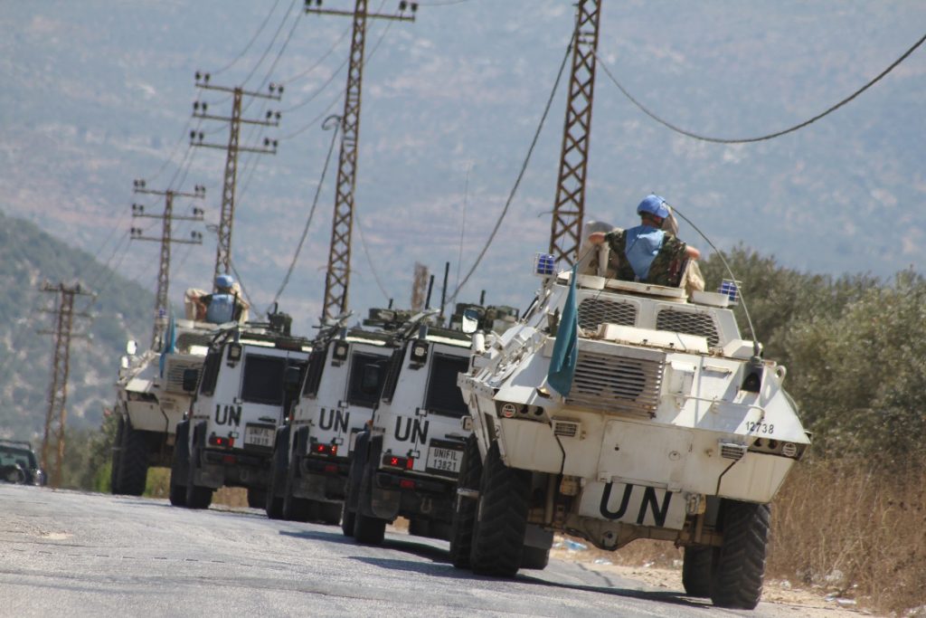 Franța solicită convocarea de urgență a Consiliului de Securitate ONU după incidente grave în Liban Parisul cere o reuniune de urgență a Consiliului de Securitate al Organizației Națiunilor Unite (ONU) ca urmare a unor „incidente extrem de grave suferite de forțele de menținere a păcii UNIFIL”, a anunțat luni ministrul francez de externe, Jean-Noël Barrot, pe platforma X