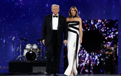 Trump a discutat cu republicanii despre documentarul Melaniei la un eveniment din Florida Fostul președinte american Donald Trump a participat la o întâlnire a republicanilor din Camera Reprezentanților, eveniment organizat la unul dintre cluburile sale de golf din Florida