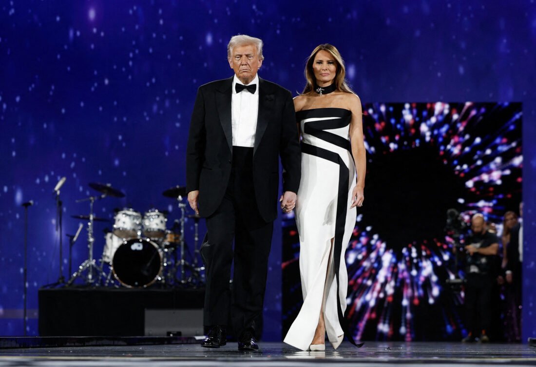 Trump a discutat cu republicanii despre documentarul Melaniei la un eveniment din Florida Fostul președinte american Donald Trump a participat la o întâlnire a republicanilor din Camera Reprezentanților, eveniment organizat la unul dintre cluburile sale de golf din Florida