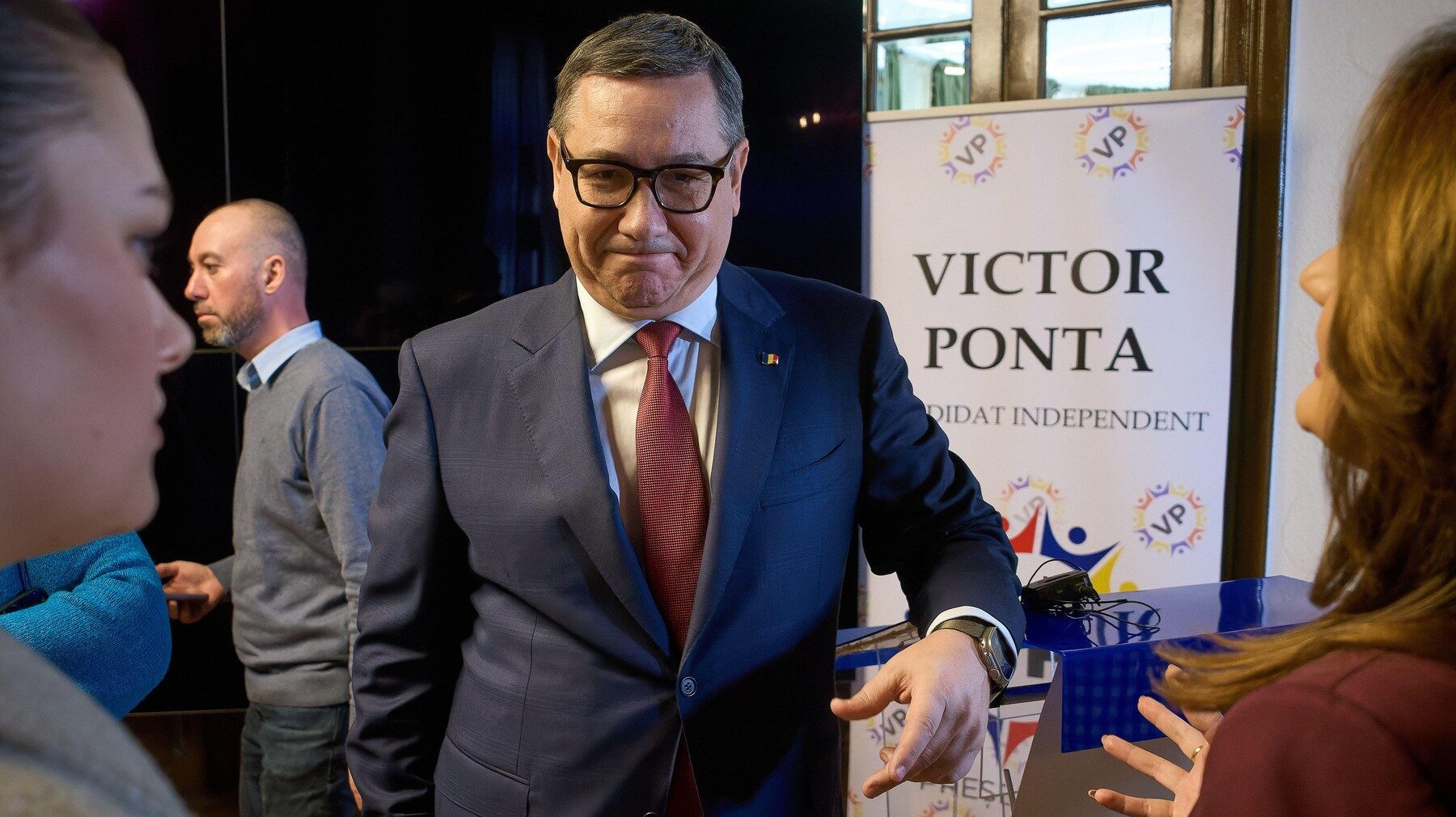 Ponta acuză Oana Țoiu la CNCD, apoi la Parchetul General