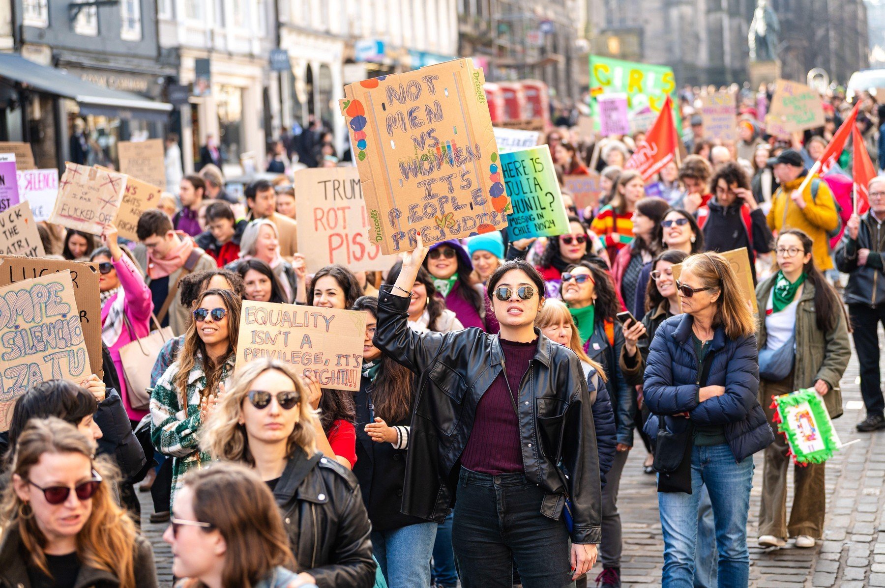 Ziua Femeii, marcată prin proteste în toată Europa Duminică, în întreaga Europă, străzile au fost animate de proteste și marșuri dedicate Zilei Internaționale a Femeii