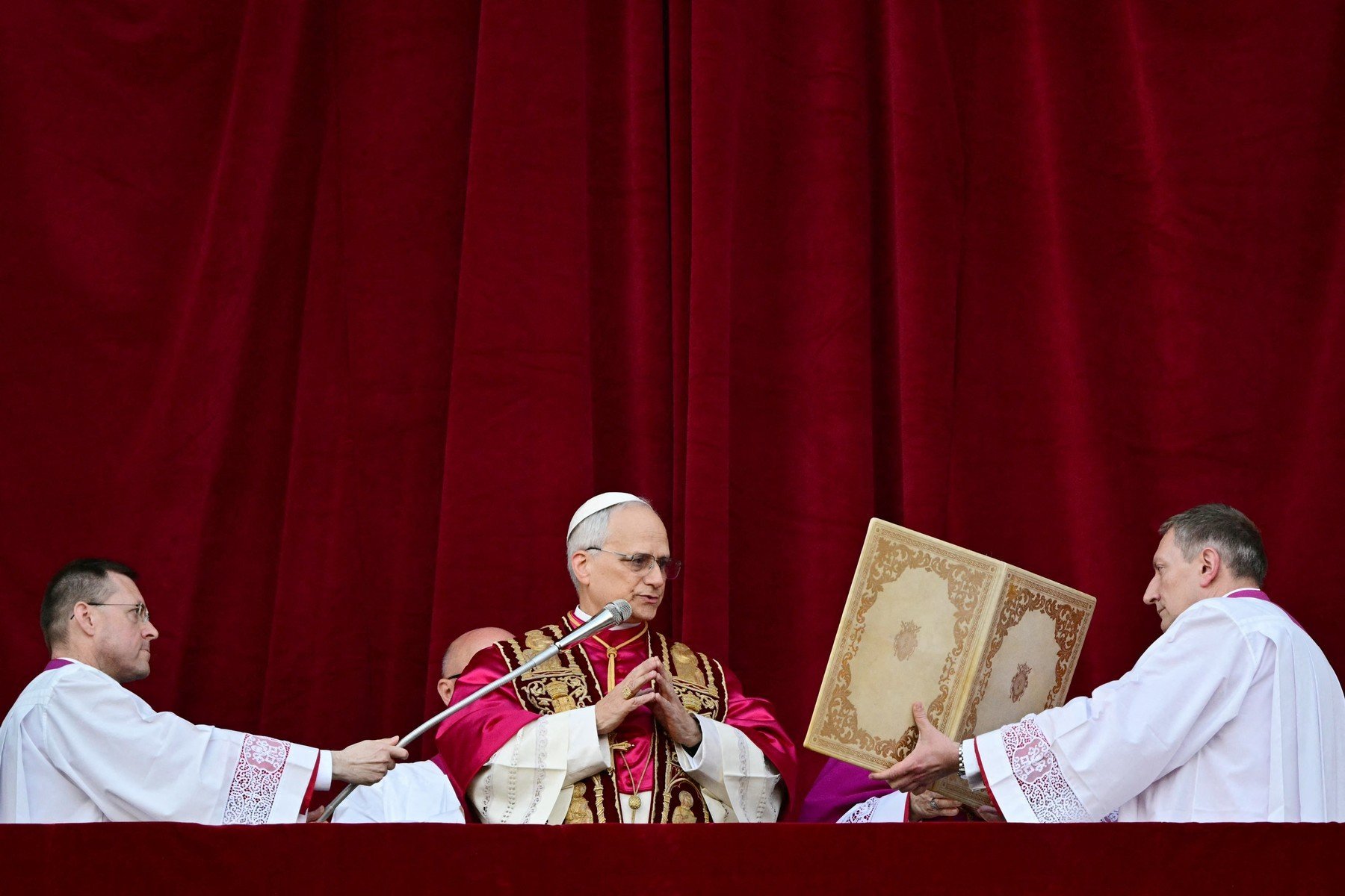 Papa acceptă demisia episcopului de San Diego, acuzat de furt Papa Leon al XIV-lea a acceptat demisia episcopului Emanuel Hana Shaleta din San Diego, California, după ce acesta a fost arestat de autoritățile locale sub suspiciunea de delapidare