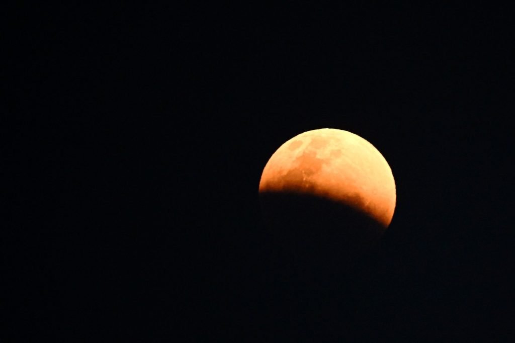 Eclipsa de pe 3 martie aduce schimbări majore pentru patru zodii Eclipsa de pe 3 martie 2025 va marca un punct de cotitură pentru nativii din patru zodii – Berbec, Leu, Scorpion și Capricorn