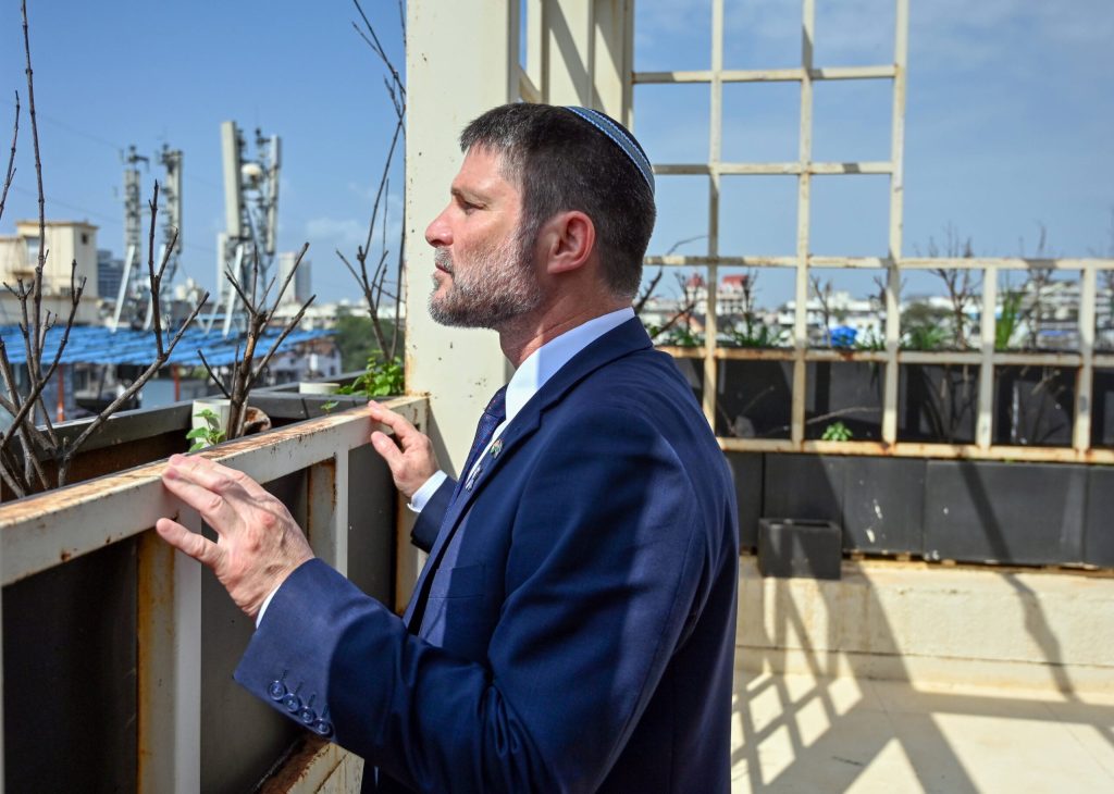 Israelul, apel la extinderea granițelor în Liban, pe fondul intensificării operațiunilor militare Luni, ministrul israelian de Finanțe, Bezalel Smotrich, a stârnit controverse prin declarația sa conform căreia Israelul ar trebui să-și extindă granița cu Libanul până la râul Litani