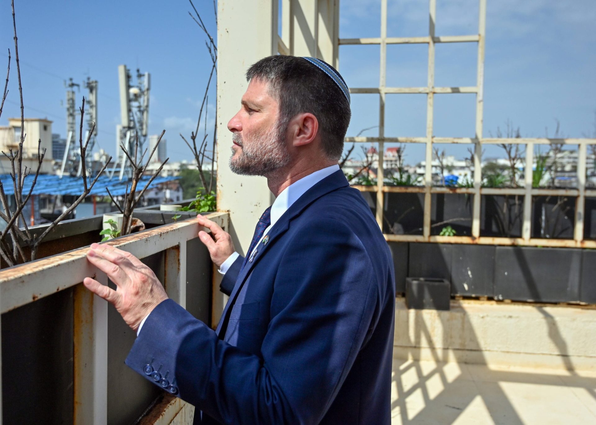 Israelul, apel la extinderea granițelor în Liban, pe fondul intensificării operațiunilor militare Luni, ministrul israelian de Finanțe, Bezalel Smotrich, a stârnit controverse prin declarația sa conform căreia Israelul ar trebui să-și extindă granița cu Libanul până la râul Litani
