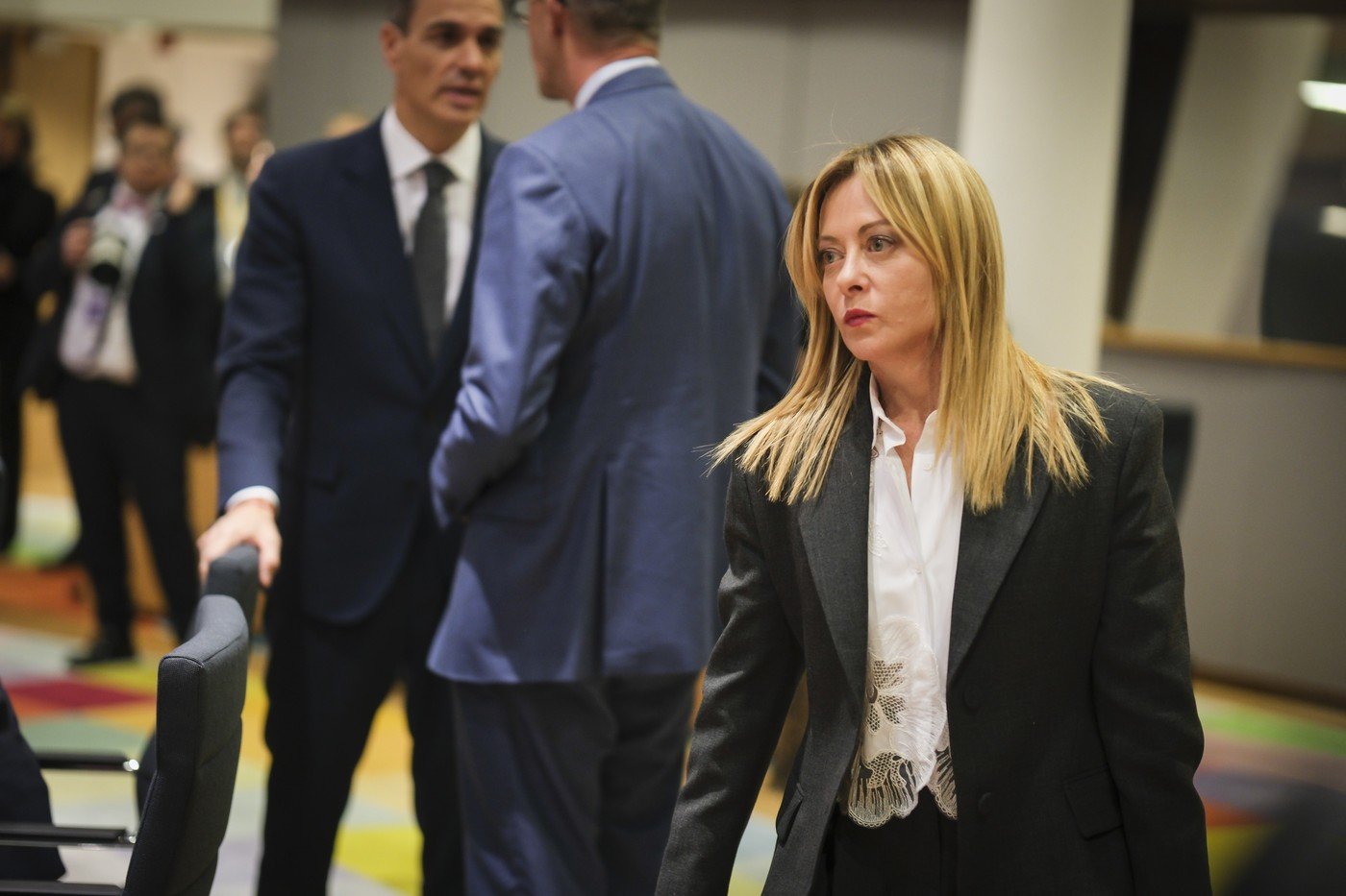 Meloni avertizează asupra dependenței strategice a Europei Premierul italian Giorgia Meloni a atras atenția asupra unei probleme cruciale cu care se confruntă Europa: lipsa de autonomie strategică