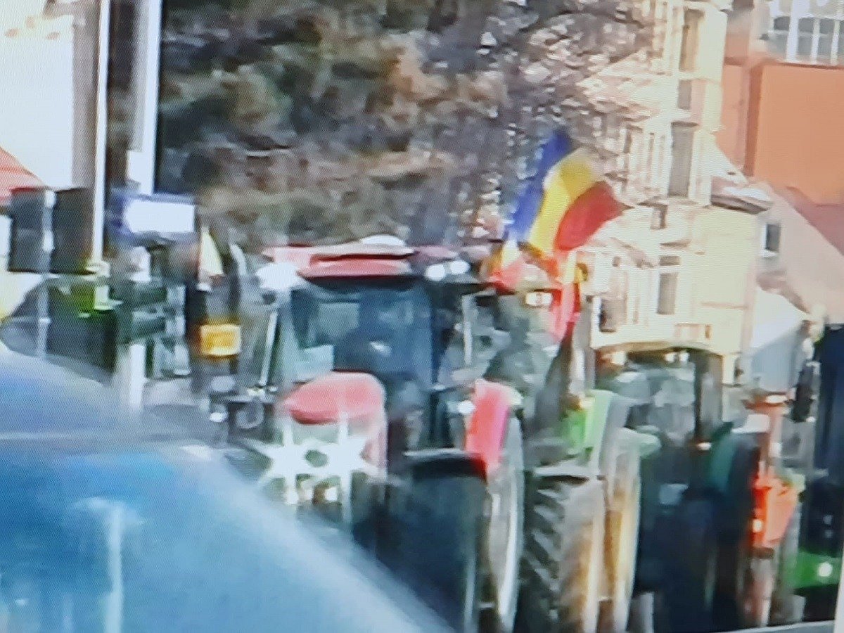Fermierii solicită moratoriu la taxe și reducerea accizelor Alianța pentru Agricultură și Cooperare (AAC) a transmis o solicitare urgentă Guvernului, cerând măsuri imediate pentru a sprijini fermierii români