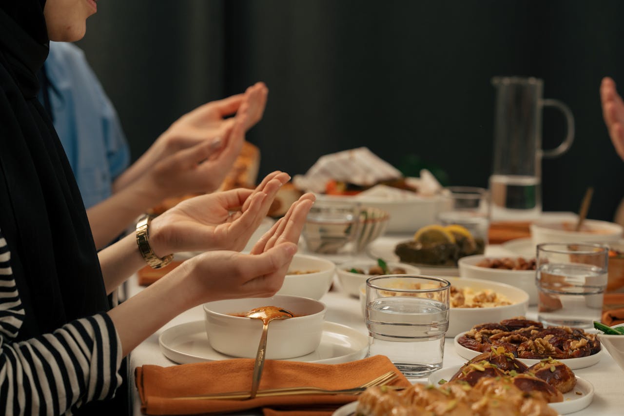 Ramazan Bayram: Sărbătoarea de după perioada de post musulmană Ramazan Bayram, o sărbătoare importantă pentru comunitatea musulmană, marchează încheierea lunii de post Ramazan