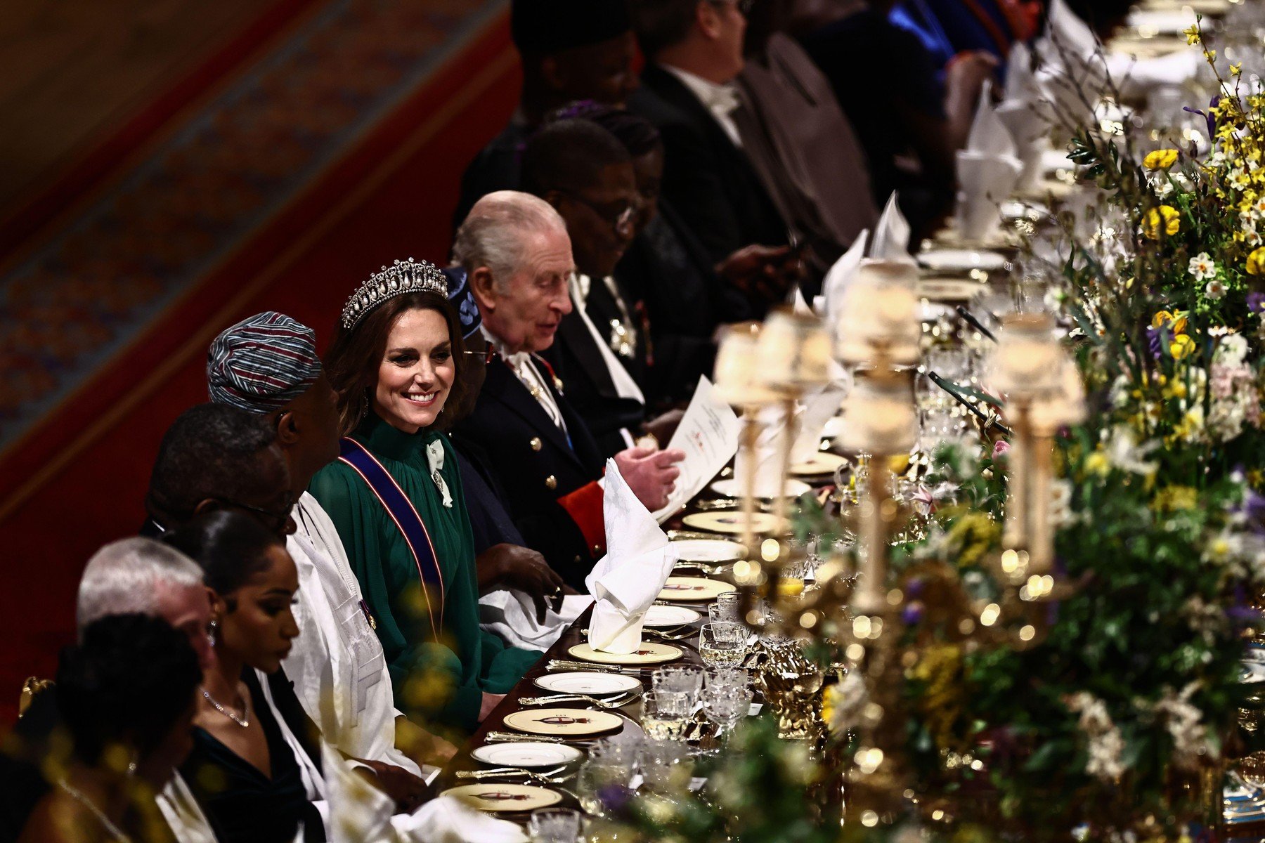 Majestățile lor, punctul central al unei vizite istorice la Londra Regele Charles al III-lea și Kate Middleton, Prințesa de Wales, au fost protagoniștii unei întâlniri remarcabile, marcând vizita cuplului prezidențial nigerian la Londra