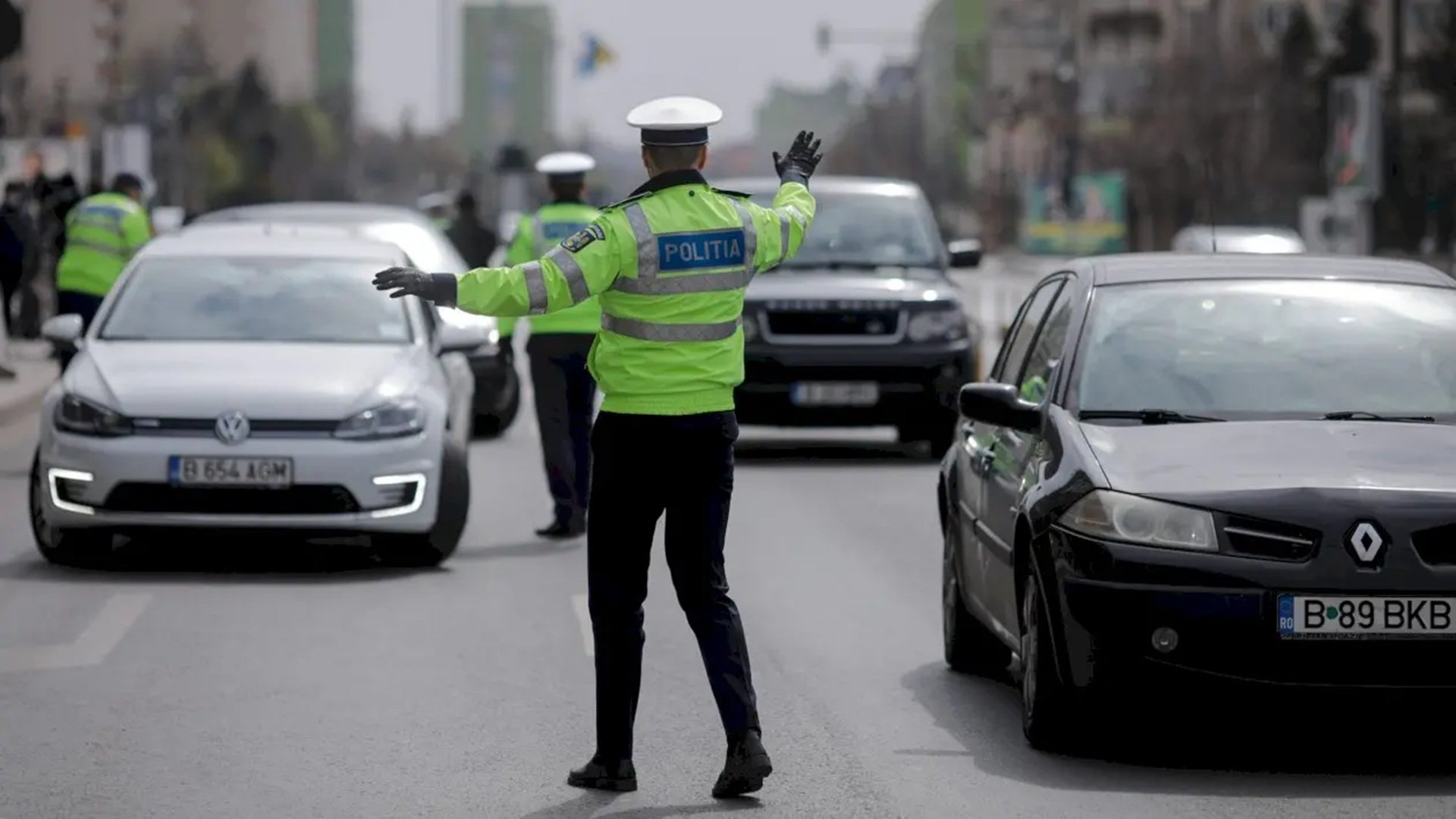 Restricții de circulație pe Bulevardul Basarabia după o surpare a carosabilului Bucureștenii care tranzitează Bulevardul Basarabia se confruntă cu restricții de circulație începând de luni, 30 martie 2026, după ce carosabilul a cedat