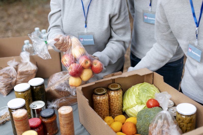 Amenzi usturătoare pentru firmele care ignoră raportarea risipei alimentare Aproximativ o treime din firmele din România, adică între 400.000 și 450.000 de operatori economici, sunt obligate să raporteze risipa alimentară