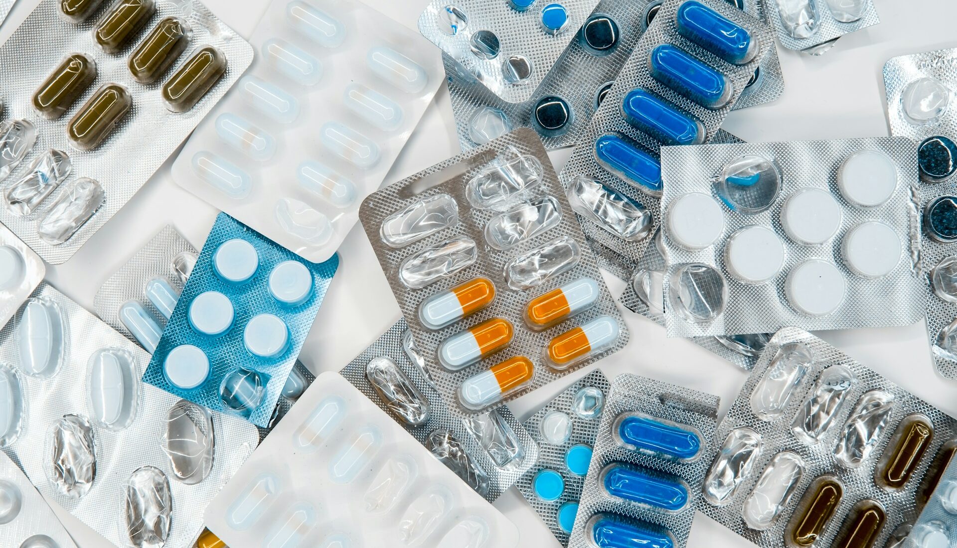 Ajutor financiar pentru medicamente: Până la 2.000 de lei anual pentru locuitorii Sectorului 1 Direcția Generală de Asistență Socială și Protecția Copilului (DGASPC) Sector 1 oferă un sprijin financiar de până la 2.000 de lei pe an pentru plata medicamentelor, conform unui comunicat al Primăriei