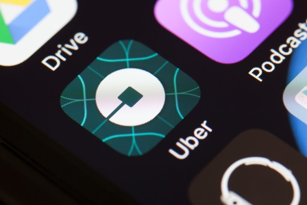 Uber accelerează, Tesla pierde teren în piață