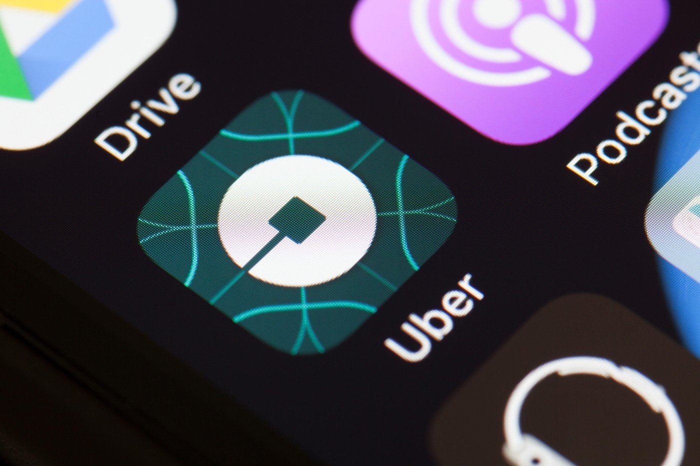 Uber accelerează, Tesla pierde teren în piață