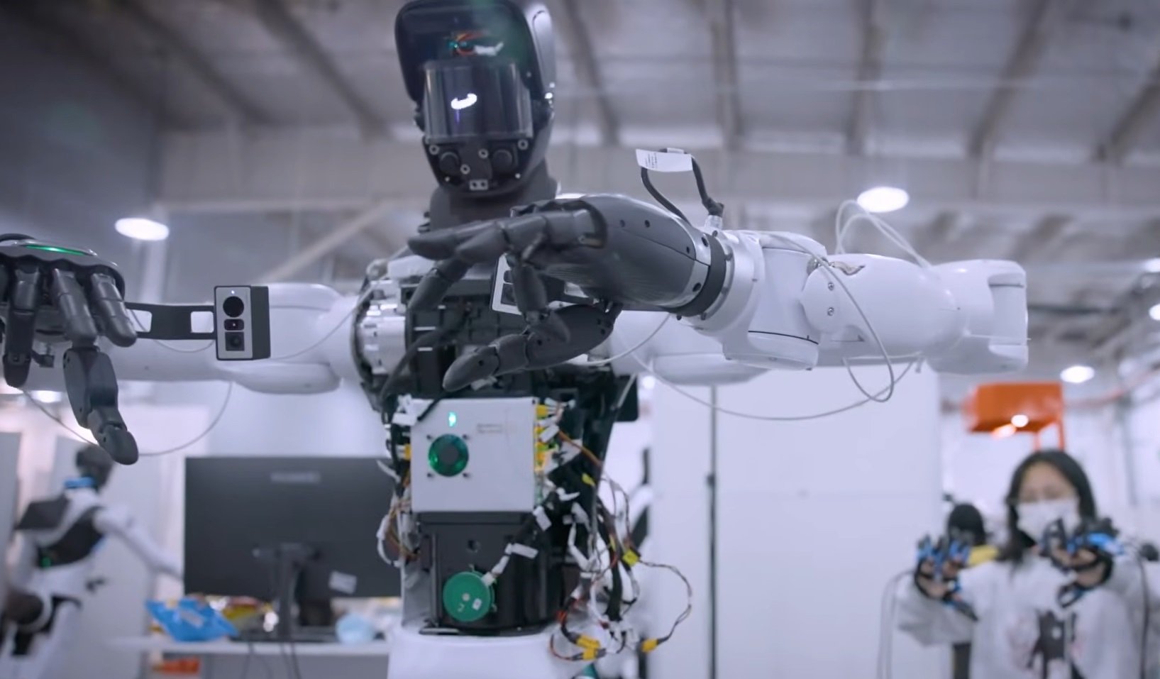 China: Cum învață roboții umanoizi într-o „școală de roboți”
