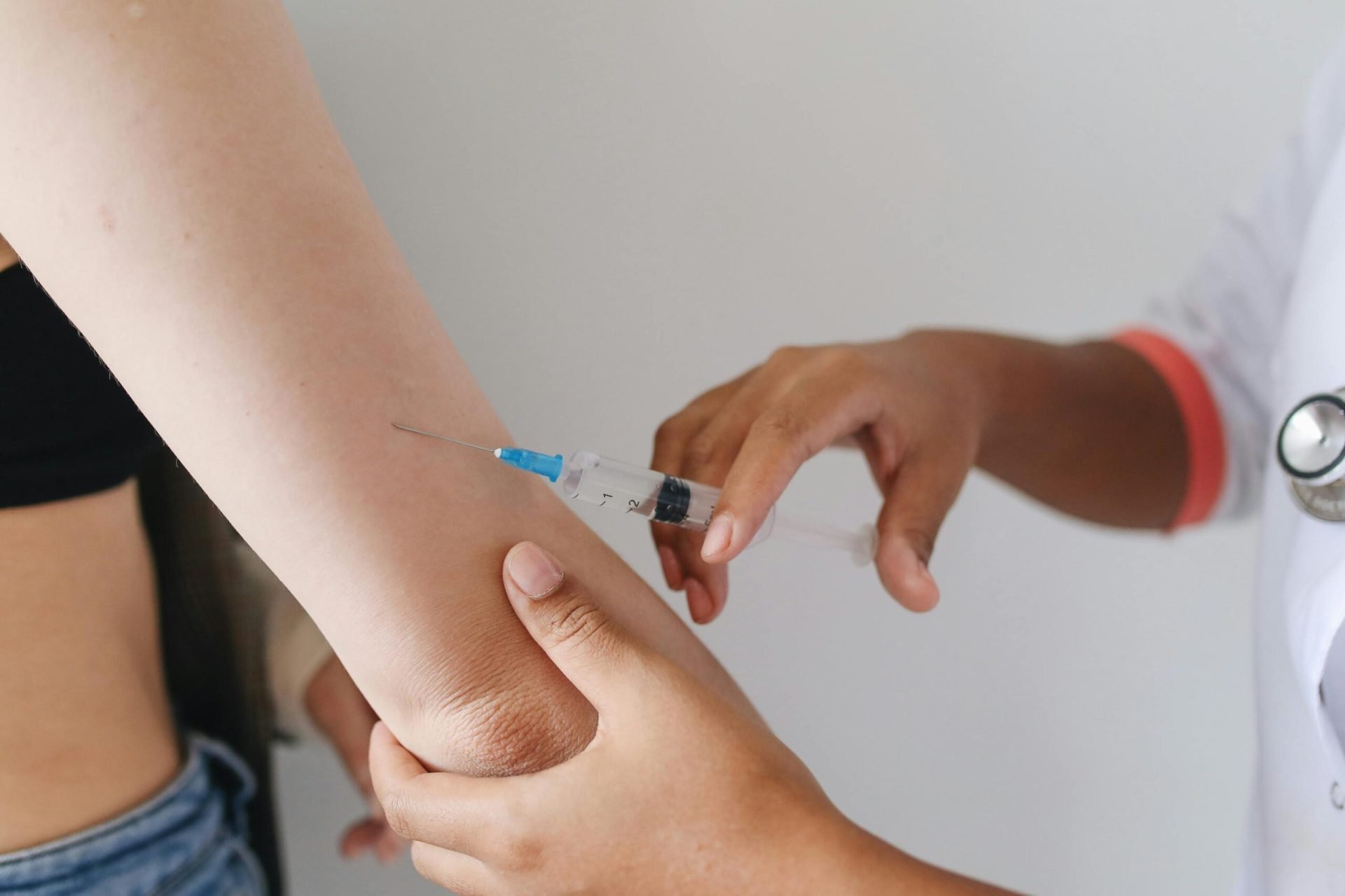 rujeola-vaccinare-sua-scaled.jpg