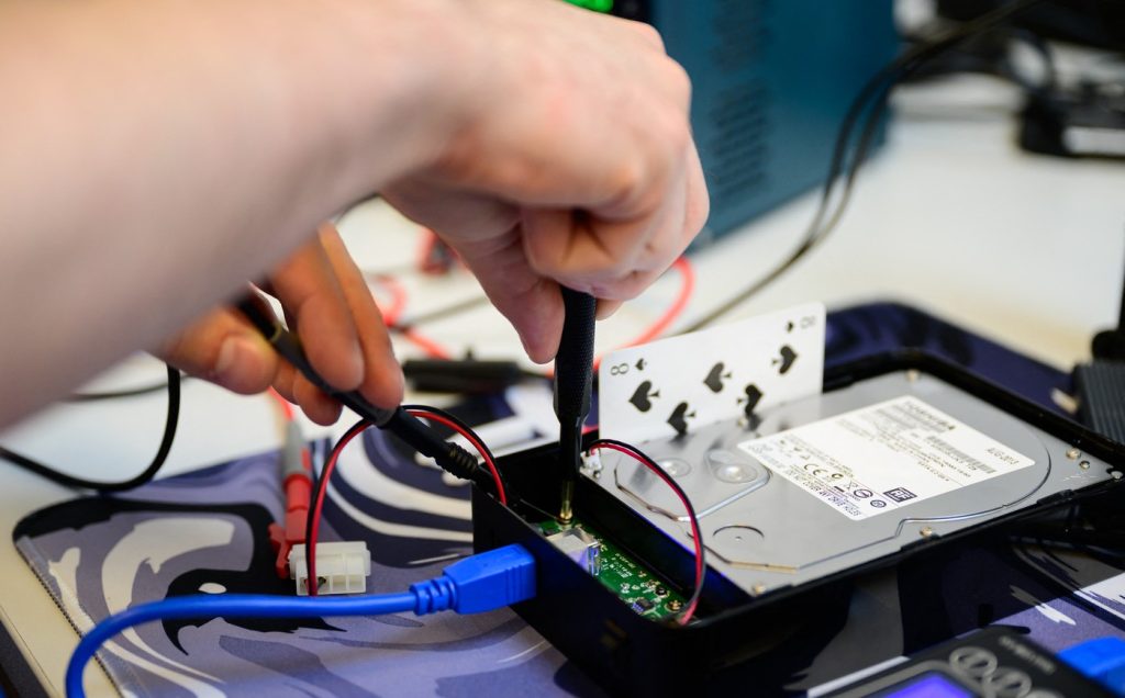 HDD-urile ascund secrete: SMR versus CMR și alte detalii care contează Alegerea unui hard disk modern nu mai este o simplă chestiune de spațiu de stocare