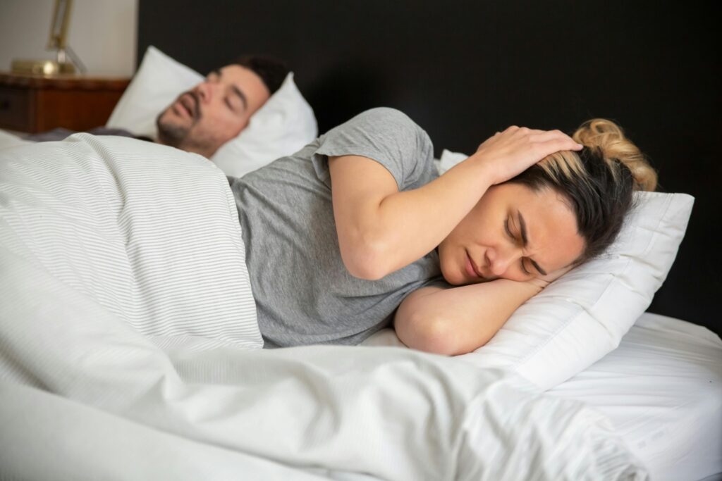 Astenia de primăvară sau o problemă de somn? Medicii trag un semnal de alarmă Oboseala persistentă și lipsa de energie, simptome frecvente la începutul primăverii, pot fi puse pe seama asteniei sezoniere, însă, în unele cazuri, aceste stări pot ascunde o problemă medicală mai gravă