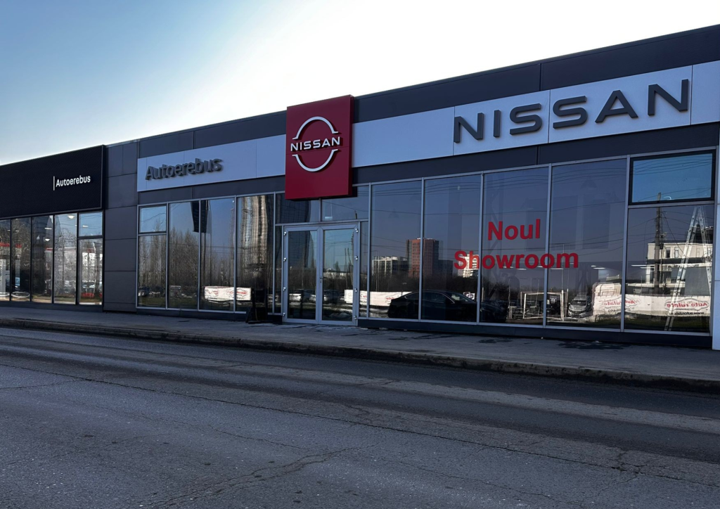 Un nou showroom Nissan își deschide porțile în România, cu oferte de lansare atrăgătoare Autoerebus anunță inaugurarea unui nou showroom Nissan, marcând o extindere a prezenței mărcii japoneze pe piața autohtonă