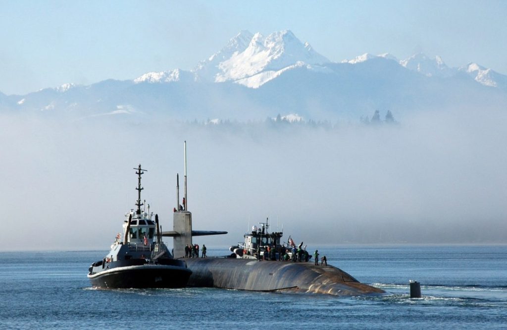 Suspecți iranieni, reținuți în Scoția, după o tentativă de pătrundere într-o bază de submarine nucleare Un bărbat și o femeie, suspectați de spionaj, au fost arestați joi în Scoția, după ce ar fi încercat să intre într-o bază militară britanică unde sunt staționate submarine nucleare, potrivit informațiilor vehiculate vineri de presa internațională
