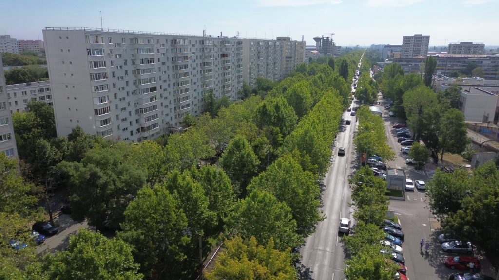 Sectorul 3: Contribuabilii nu pot cere restituirea impozitului pe clădiri plătit în plus Primăria Sectorului 3 nu a anunțat posibilitatea de a restitui sumele plătite în plus de către cetățenii care au achitat impozitul pe clădiri înainte de intrarea în vigoare a reducerilor fiscale