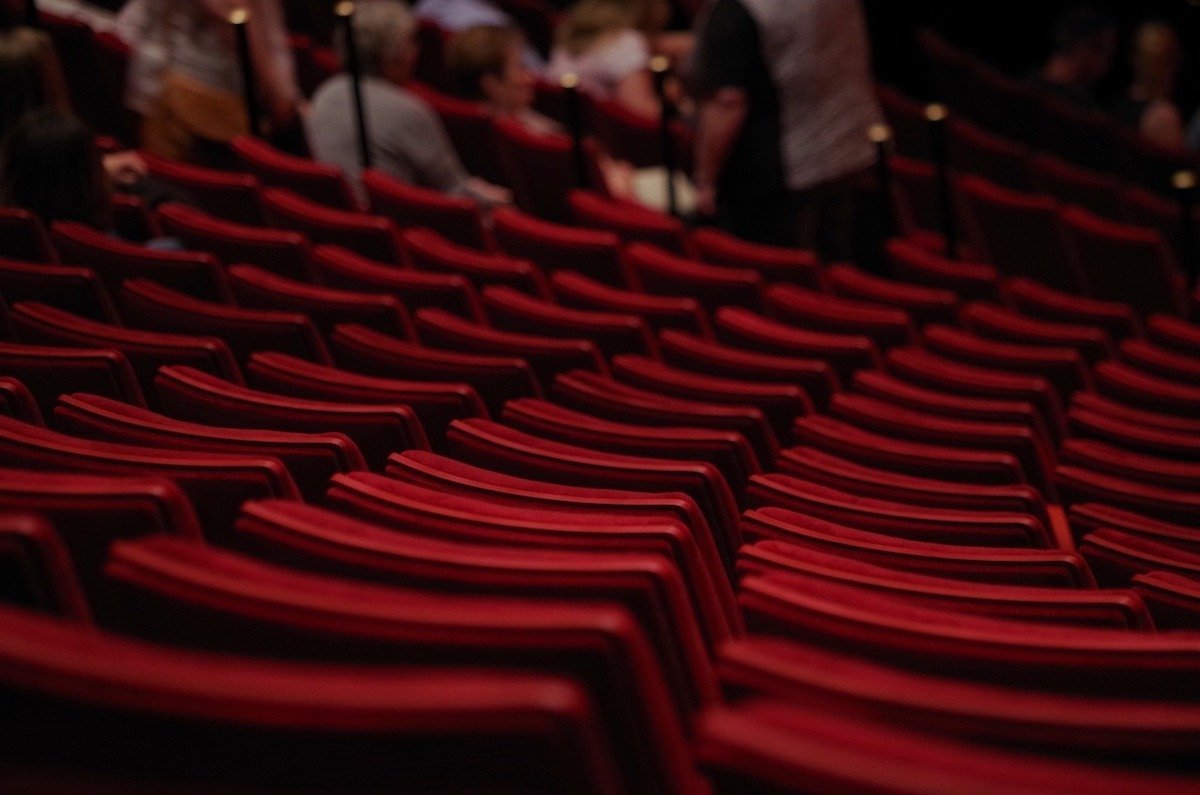 Concursuri pentru managerii teatrelor din București, deblocate de primarul Ciucu Primarul general al Capitalei, Ciprian Ciucu, a anunțat, marți, că a demarat procedurile pentru deblocarea concursurilor destinate ocupării funcțiilor de manageri ai teatrelor bucureștene
