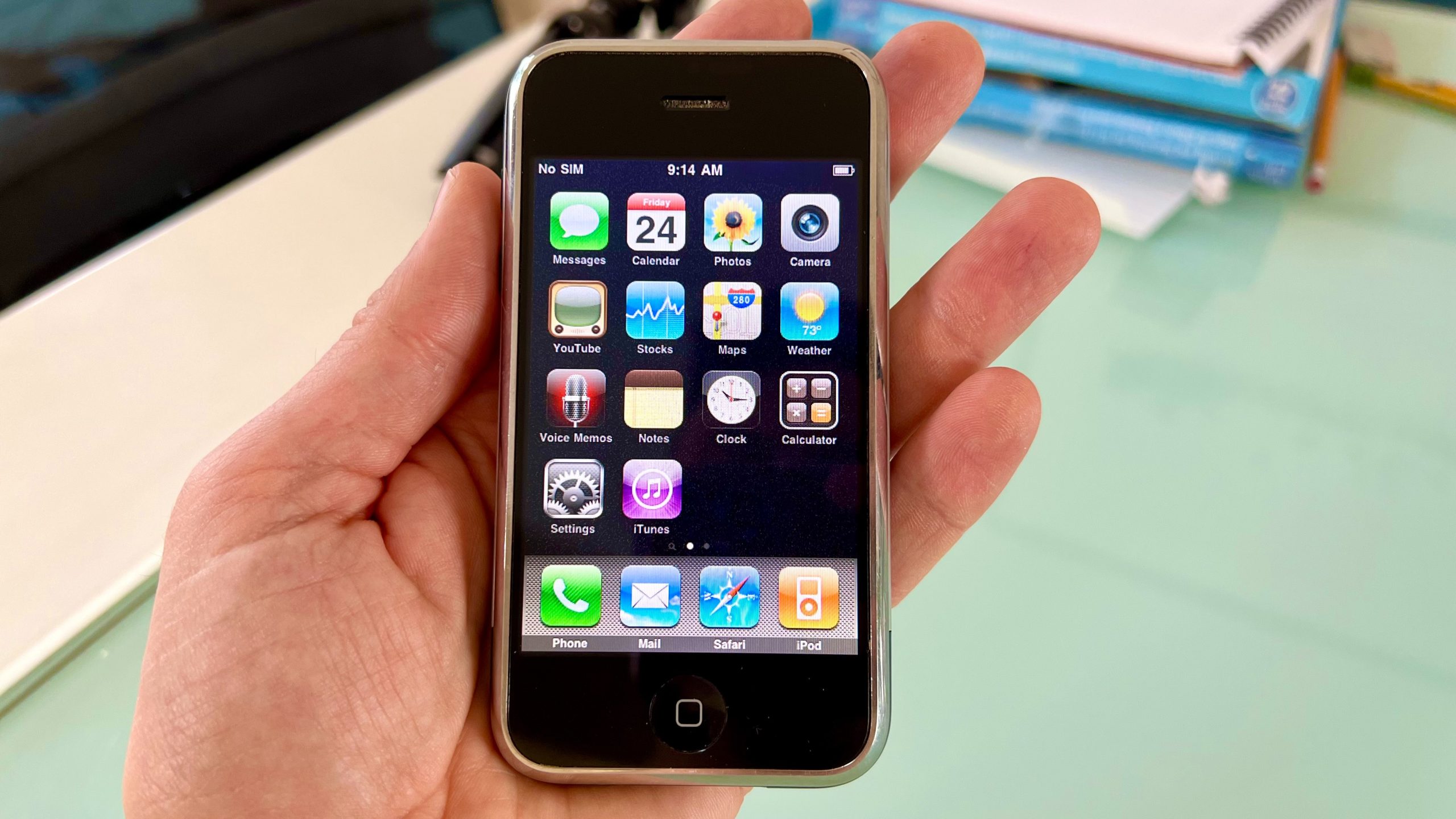 Alertă de securitate: Apple lansează actualizări urgente pentru iPhone-uri și iPad-uri mai vechi Apple a lansat actualizări de securitate urgente pentru o serie de iPhone-uri și iPad-uri mai vechi, ca răspuns la vulnerabilități exploatate activ