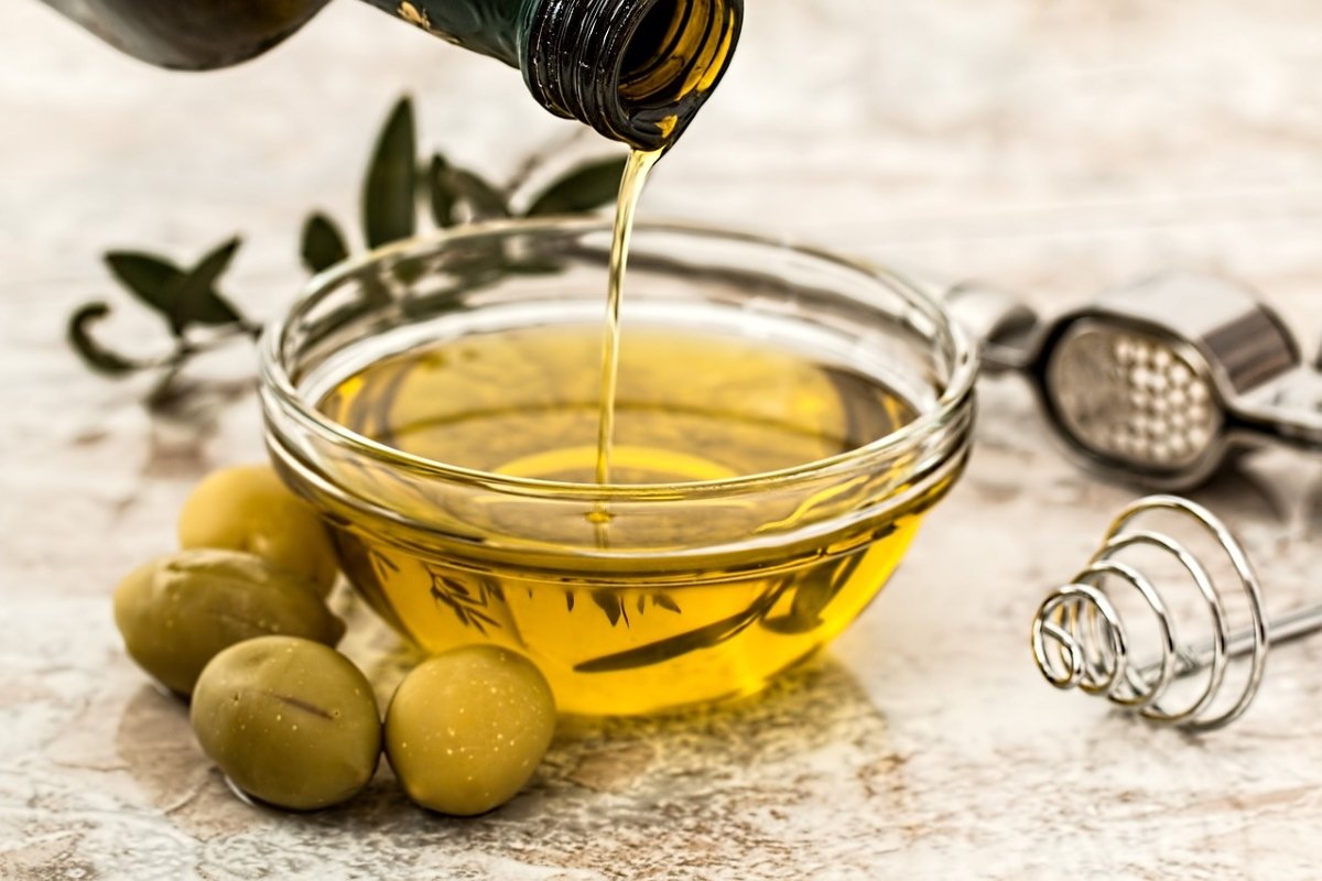 Uleiul de măsline, un produs alimentar apreciat pentru gustul și beneficiile sale pentru sănătate, este totodată unul dintre alimentele cele mai vulnerabile la fraude în Europa