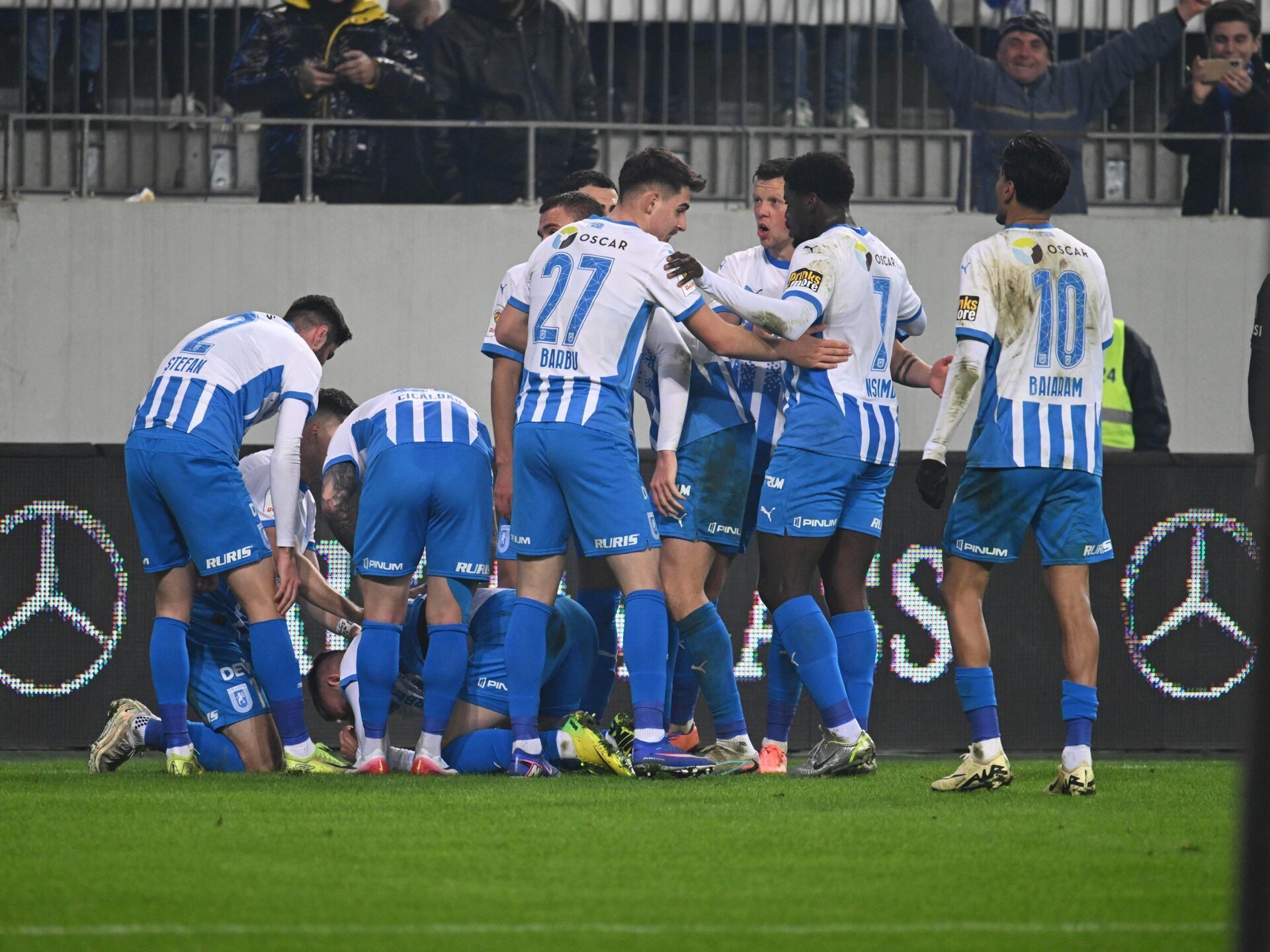 Craiova, la un pas de event: cum a transformat strategia de mercato succesul pe teren Universitatea Craiova a învins clar CFR Cluj, scor 3-1, asigurându-și un loc în semifinalele Cupei României