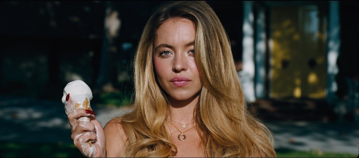 Seriale-fenomen, filme mari și sport: Ce vedem pe platforme