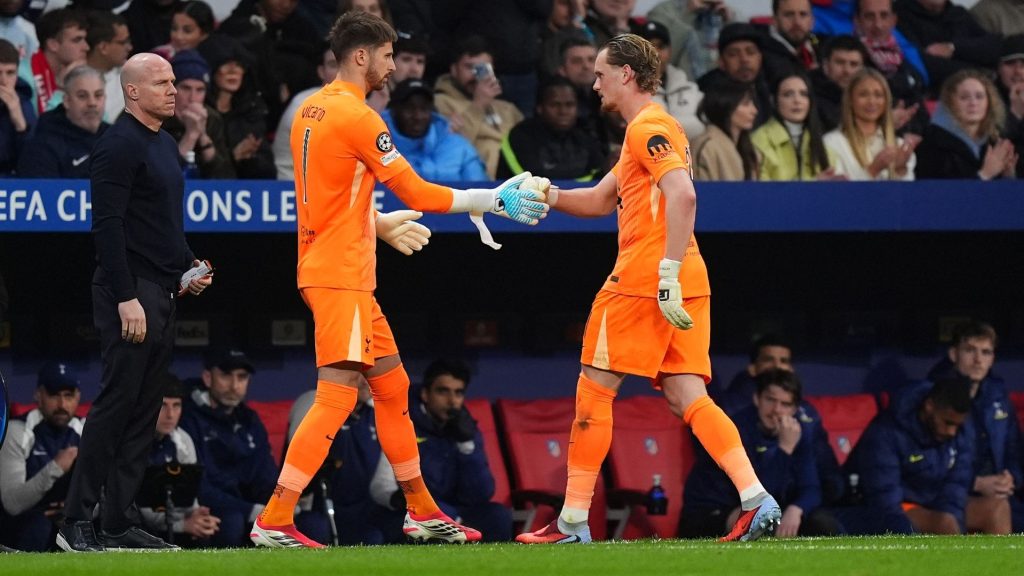 Kinsky, coșmarul ceh al lui Tottenham în Liga Campionilor: trei goluri în 15 minute Londra a fost martora unui meci de coșmar pentru portarul ceh Antonin Kinsky