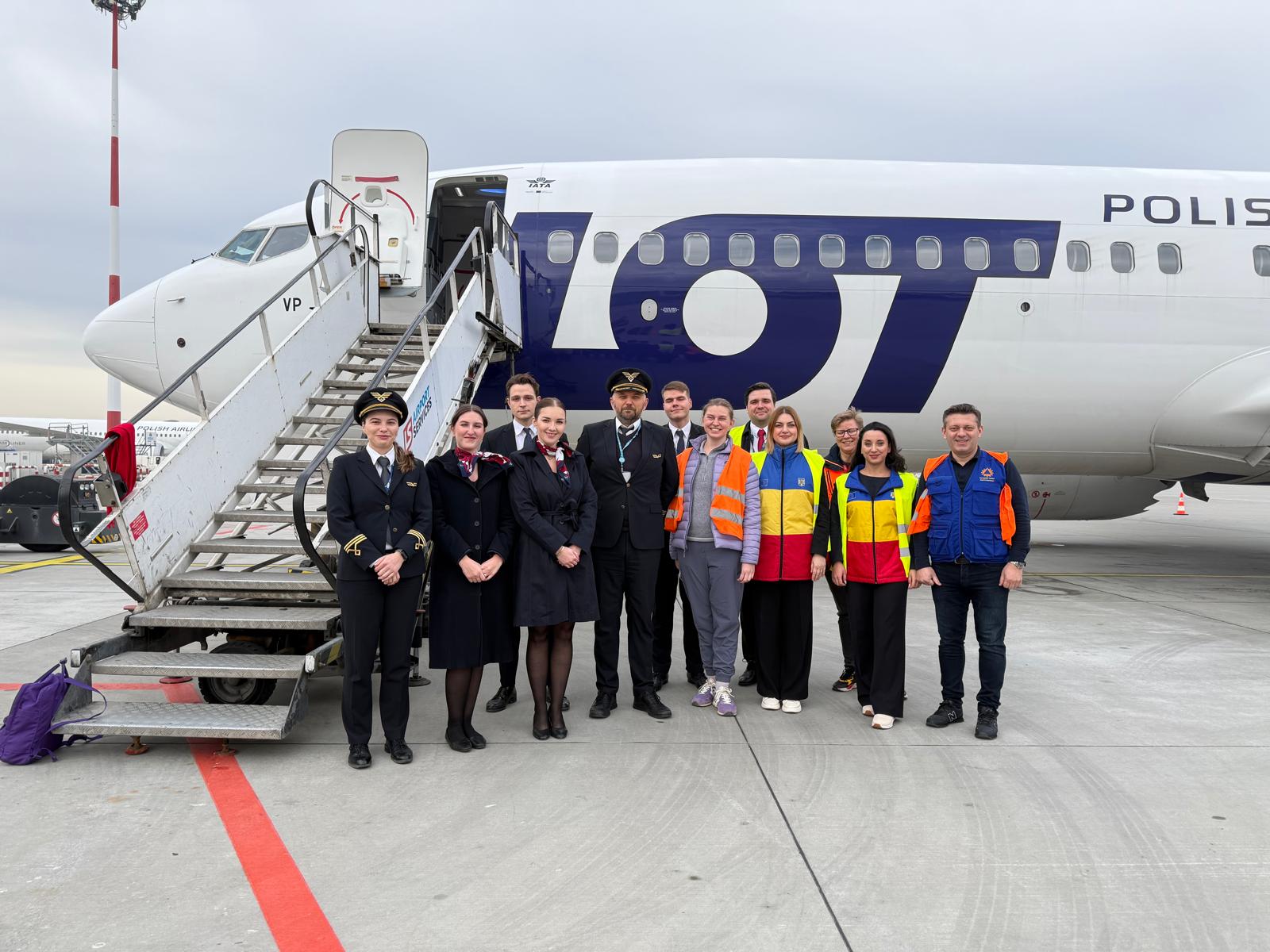 Zboruri RescEU au adus acasă sute de români din Orientul Mijlociu Două zboruri de evacuare operate de compania poloneză LOT au aterizat luni pe Aeroportul Otopeni, aducând acasă 273 de cetățeni români afectați de criza de securitate din Orientul Mijlociu
